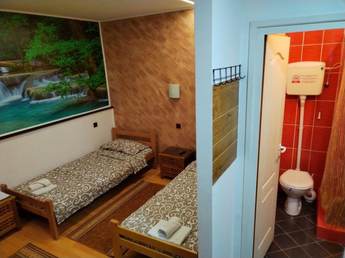 Fun Rooms Sobe Prenociste Borca Exterior photo